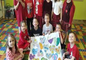 serduszkowo-walentynkowy plakat truskawek