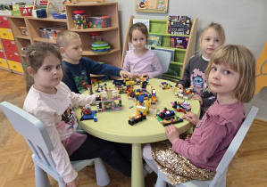 powstałe budowle z klocków lego