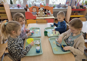 tworzenie kosmosu w słoiku