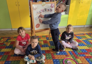 Układanie napisu - Tłusty Czwartek