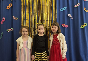 Wspólne zdjęcie królowej i wiedźmy