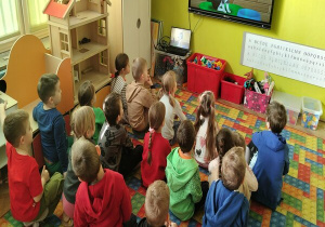 oglądamy bajkę edukacyjną o kocie