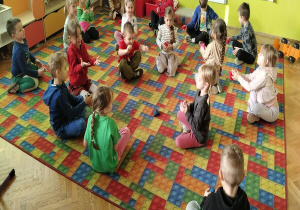 zabawa ruchowa ,,Kotki''