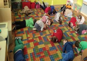 zabawa ruchowa ,,Kotki''