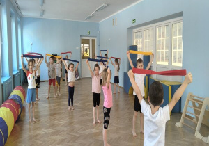 ćwiczymy z szarfami