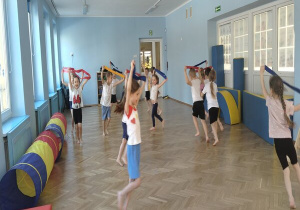 ćwiczymy z szarfami