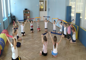 ćwiczymy z szarfami