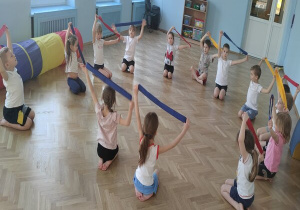 ćwiczymy z szarfami