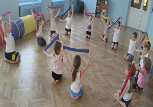 ćwiczymy z szarfami