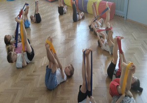 ćwiczymy z szarfami