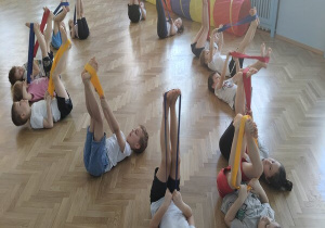 ćwiczymy z szarfami