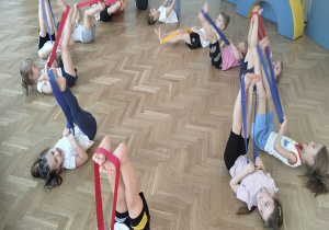 ćwiczymy z szarfami