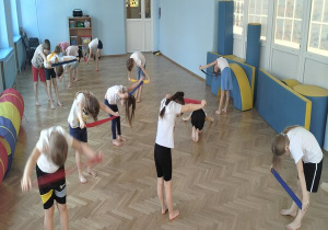 ćwiczymy z szarfami
