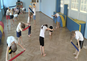 ćwiczymy z szarfami