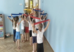 ćwiczymy z szarfami