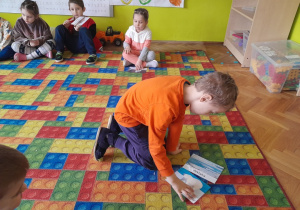 Dzieci poznają zwierzęta Arktyki i Antarktyki