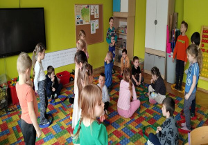 zabawa ruchowa ,,Czuję zazdrość, kiedy...''