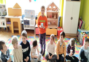 zabawa radząca sobie z emocjami ,,Zielone oczko''