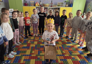 dzieci śpiewają sto lat