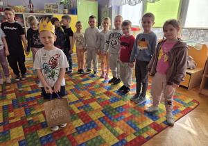 solenizant z cukierkami