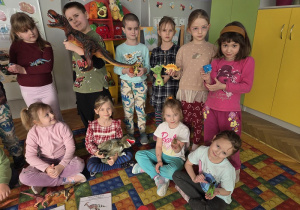 wspólne zdjęcie z dinozaurami