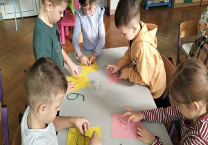 pisanie szóstki na kartkach