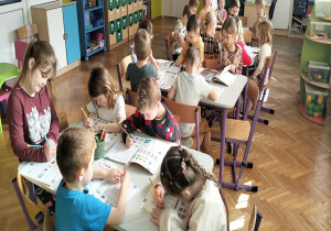 praca w książkach na szóstkę