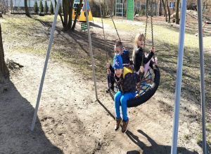 Tańce i zabawy w ogrodzie