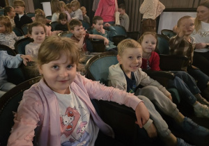 oglądanie spektaklu - Zakochany Miś