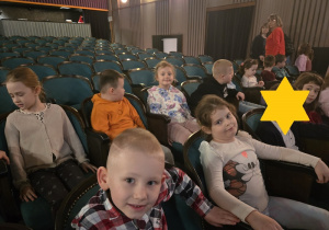 oglądanie spektaklu - Zakochany Miś