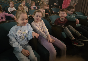 oglądanie spektaklu - Zakochany Miś