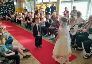 Występ dzieci na Wiosennym Pokazie Mody