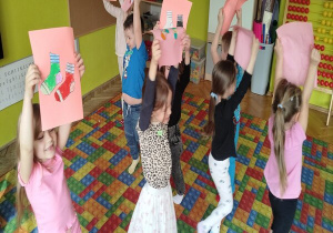 zabawa ,,Skarpetkowy zawrót głowy''