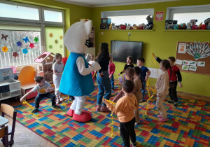 Wspólne zabawy z Kicią Kocią