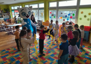 Wspólne zabawy z Kicią Kocią