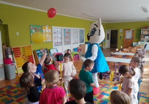 Wspólne zabawy z Kicią Kocią