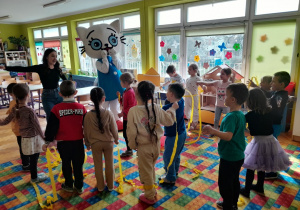 Wspólne zabawy z Kicią Kocią