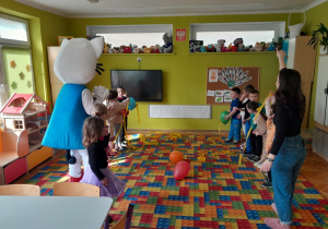 Wspólne zabawy z Kicią Kocią