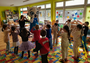 Zabawy z Kicią Kocią