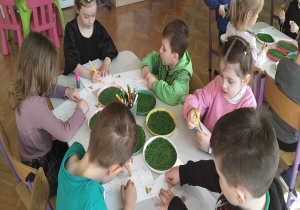 ozdabiamy kurczaczki i baranki