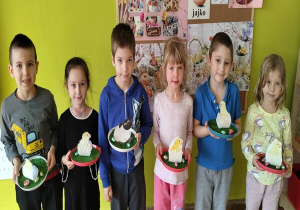 truskawki ze swoimi stroikami