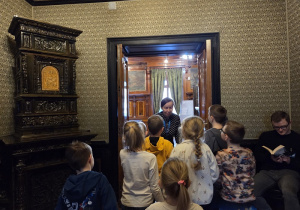 zwiedzanie muzealnych sal