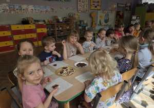 wspólne smakowanie czekolady