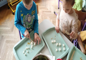 kroimy składniki do sałatki