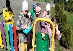 odklejamy taśmę z serc