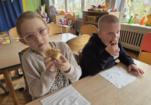 degustacja upieczonego ciasta