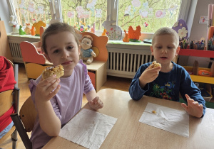 degustacja upieczonego ciasta