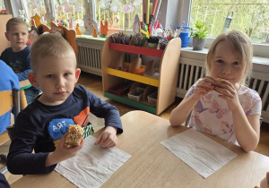 degustacja upieczonego ciasta