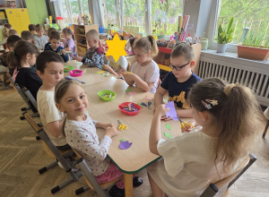 Tworzenie zaproszeń z okazji Dnia Mamy i Taty.