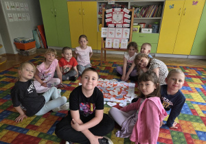 przedszkolaki obchodzą dzień dobrych uczynków